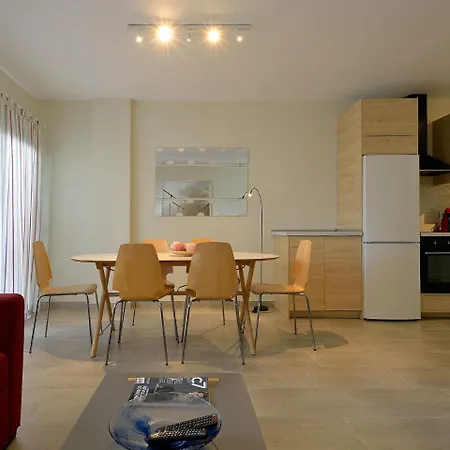 Cozy In With Swimming Pool Apartment